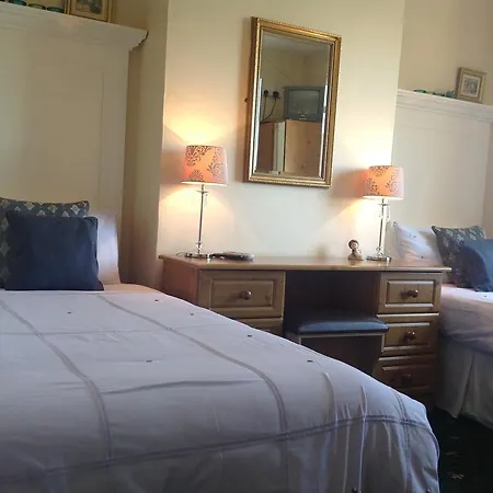 Annandale House-2